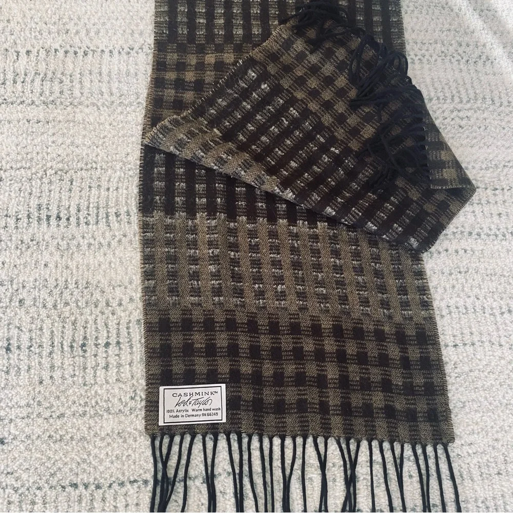 Lord & Taylor Men’s Cashmink Scarf